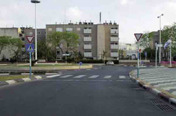 תמרור : כשאתה מגיע ברכבך אל המקום הנראה בתמונה, חובה עליך?
