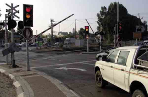 תמרור : מתי יוכלו כלי הרכב שלפניך להמשיך בנסיעתם?
